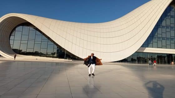 ياسر خضراوي.. صوت الصعيد الذي أصبح ضمير الإعلام