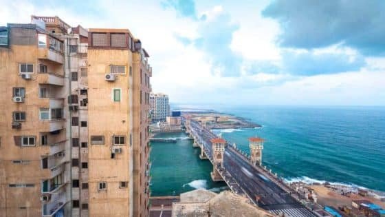  عقارات مطلة على كورنيش الإسكندرية