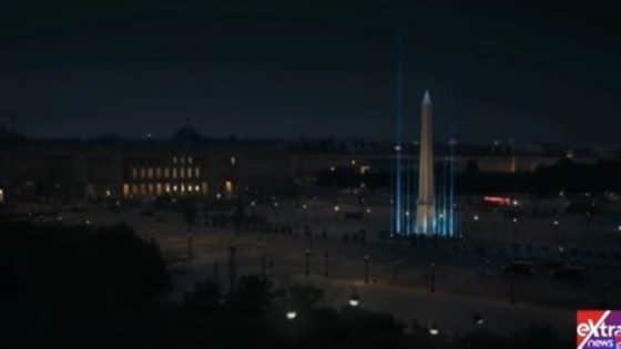 المسلات المضيئة
