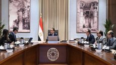رئيس الوزراء خلال اجتماعه مع وزير التموين 