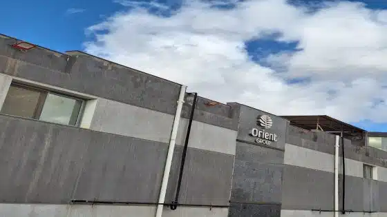 مجموعة النحال تعرض الاستحواذ على 40% من أسهم “أورينت جروب” للصناعات الغذائية