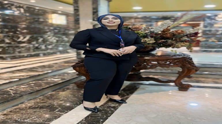 مدربة معتمدة ومحاضِرة مُلهمة نور عبداللطيف نموذج للتمكين المهني