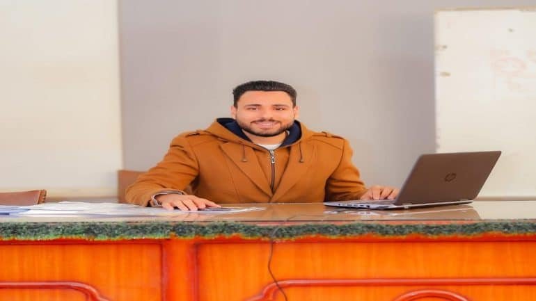 من هو الدكتور محمود صادق رمضان