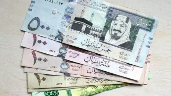 سعر الريال السعودي اليوم الجمعة 27 يونيو 2025 أمام الجنيه المصري.. تباين واضح بين البنوك