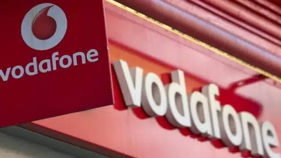 دليلك الكامل لتحويل الأموال عبر فودافون كاش وأهم الأكواد لعام 2025