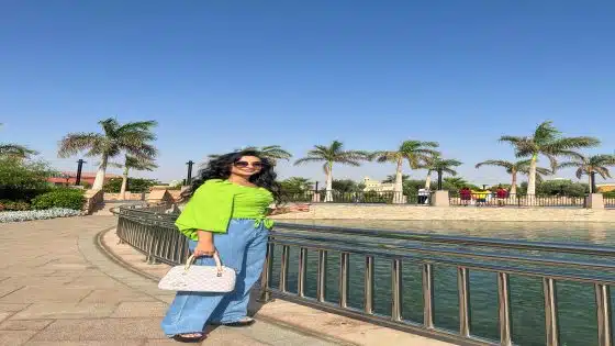 قصة نجاح جرافيك ديزاين ميرنا منير: شغف الفن والتسويق الرقمي في عالم التصميم