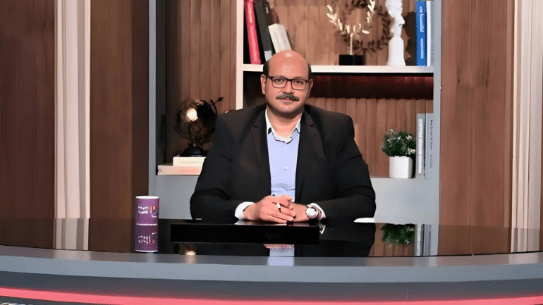 الأستاذ حسام فكري.. قصة نجاح 25 عاما في الكيمياء