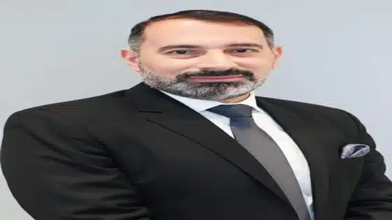 الدكتور عمرو عكاشة