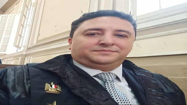 عادل برايا.. محامٍ صنع اسمه من المرافعة والإنجاز