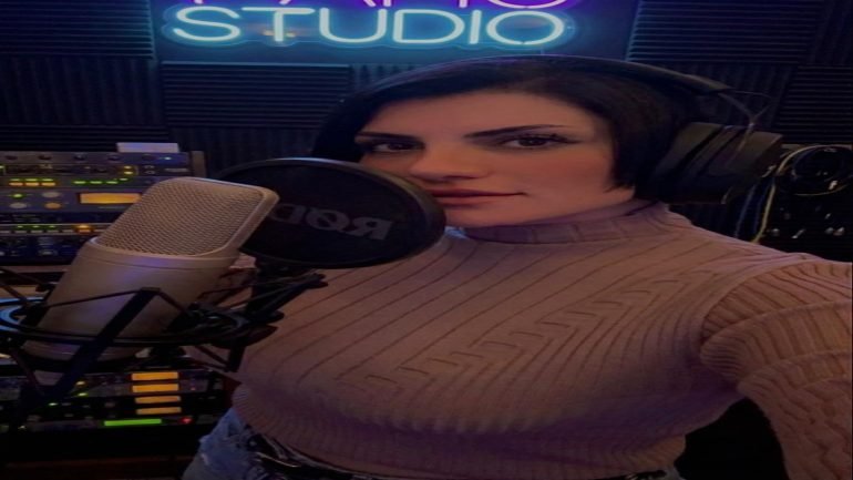 الفنانه كادي