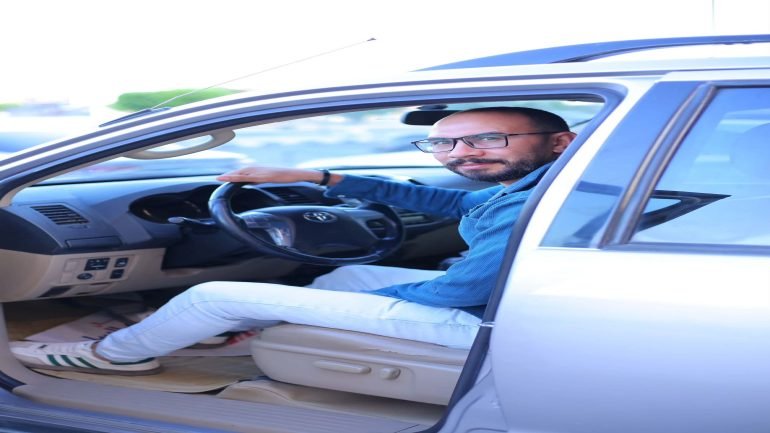 عمرو فلاش… خبرة ممتدة 12 عامًا في قلب كل صورة