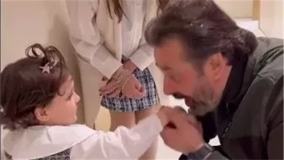 كريم عبد العزيز وابنة شام 