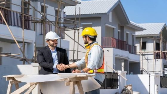 مقاول بناء ملاحق