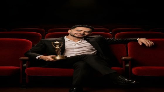 مختار عتمان.. «صديق المشاهير».. اسم شاب يفرض حضوره في عالم الإبداع وريادة الأعمال