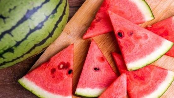 ما هي فوائد وأضرار تناول البطيخ: كنز صيفي منعش.. تعرف على فوائده الصحية ومخاطره المحتملة – القاهرة تايمز