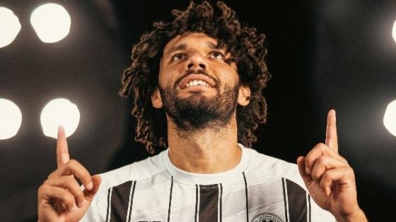 محمد النني يحصل على جائزة أفضل لاعب في الدوري الإماراتي لشهر أبريل – القاهرة تايمز