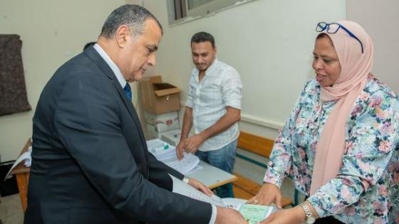 وزير الدولة للإنتاج الحربي يدلى بصوته فى انتخابات مجلس الشيوخ – القاهرة تايمز